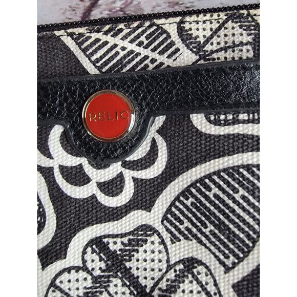 Relic Wristlet Wallet Black White Floral - Picture 4 of 10
